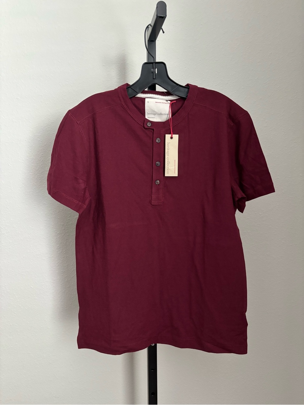 Banana Republic Men’s Henley Tshirt